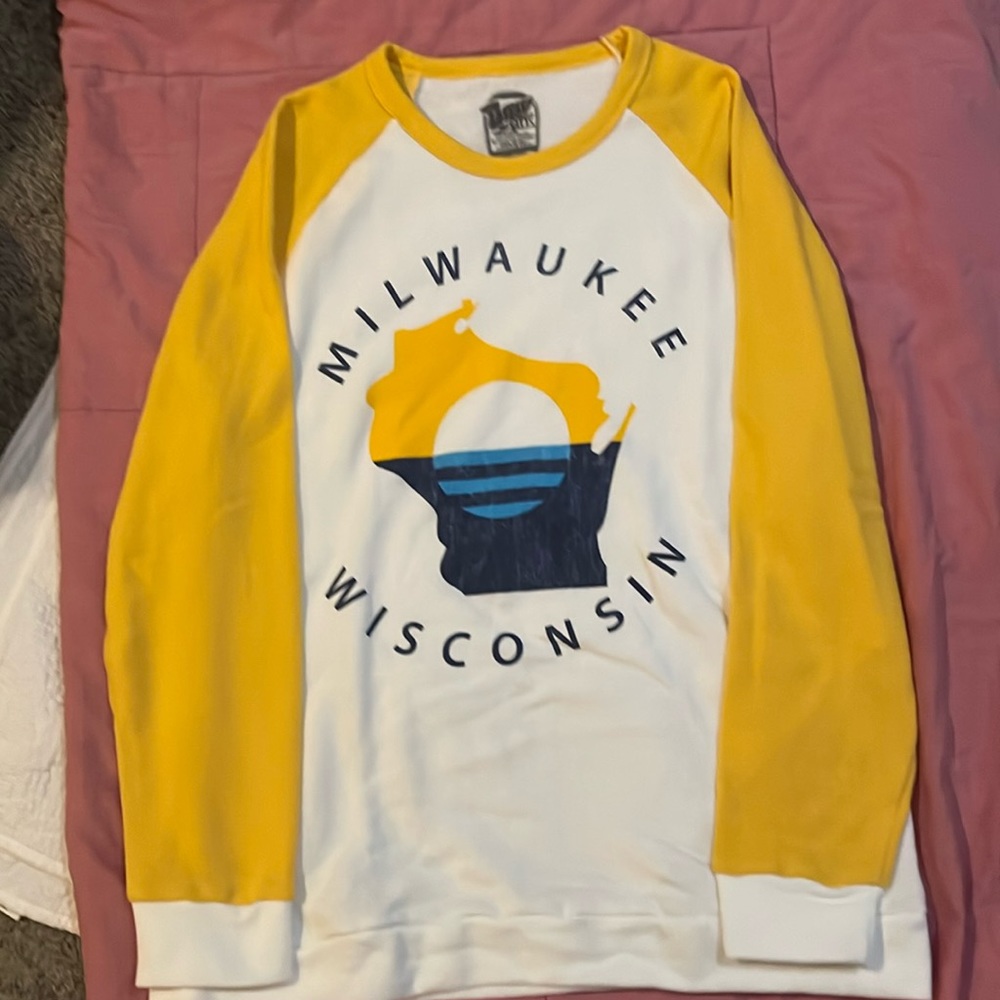 Great Milwaukee sweatshirt never worn perfect condition